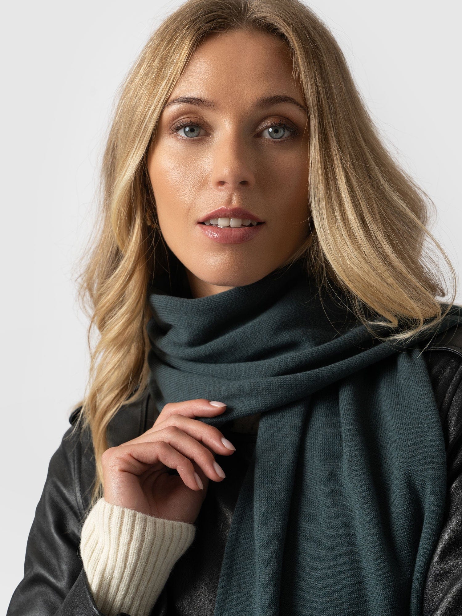 Rock Scarf Teal - Women's Scarves | Saint + Sofia® EU